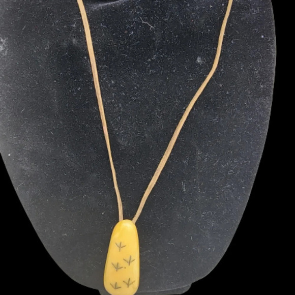 Vintage Lucite‎ pendant - Picture 5 of 11